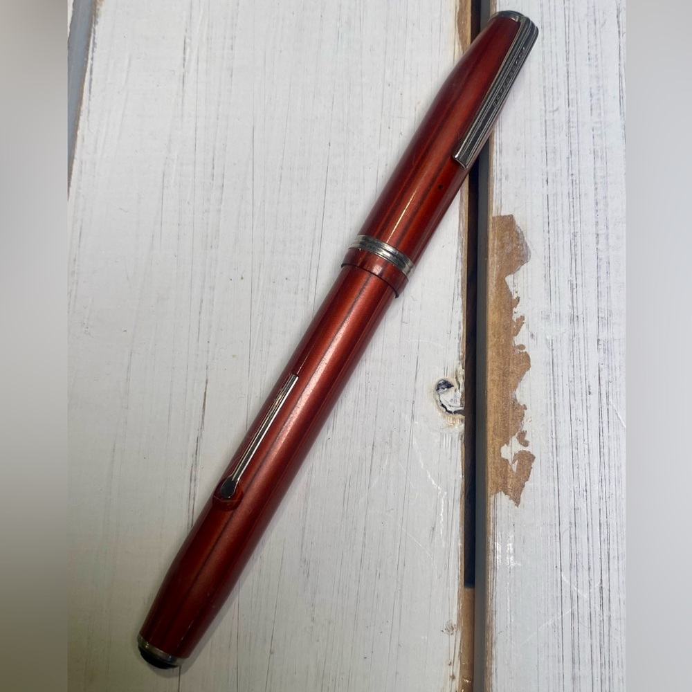 Vintage Esterbrook Stylish Fountain Pen with Silver Details - Picture 2 of 16